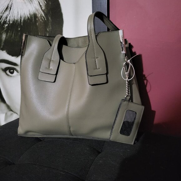 Steve Madden Handbags - NWT STEVE MADDEN EXPANDABLE OLIVE GREEN SATCHEL PURSE